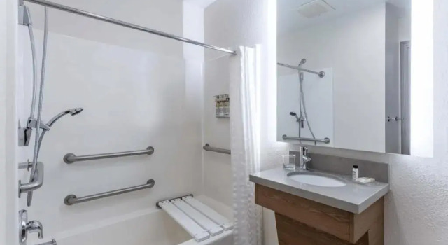 Двухместный люкс Candlewood Suites O Fallon by IHG