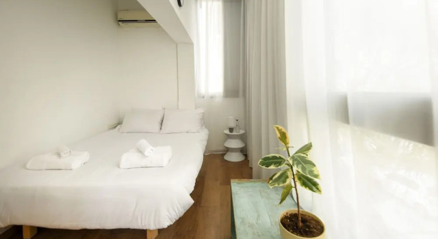 Stylish 2-Bedroom Green Oasis, Забронировать Апартаменты/квартира Тель-Авив Тель-Авивский округ, рядом с Independence Hall Museum