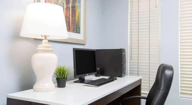 Четырёхместный Studio Suite Baymont by Wyndham San Diego Downtown
