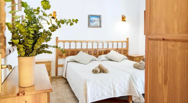 Apartamentos Molina 9-10-11, Book Apartment Es Calo Formentera