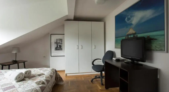 Rent0nline Brwinow Rooms, Забронировать Отель Недорогие отели Надажин, недорого