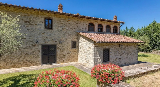 Fontanicchio 14 in Borghetto, Забронировать Вилла Отели Озера Тразимено с парковкой, Парковка
