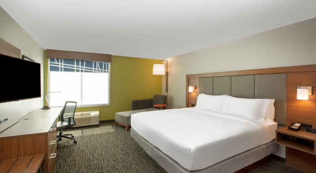 Двухместный номер Standard Holiday Inn Express Hotel & Suites Norfolk by IHG
