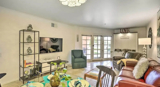 Condo w/ Patio, Walk to Downtown Palm Springs!, Забронировать Апартаменты/квартира Апартаменты Палм-Спрингса, рядом с Agua Caliente Casino, Апартаменты/квартира