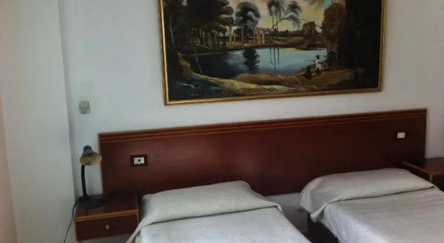 Hotel Lido, Rezerwuj Hotel Hotele w Durres County z parkingiem, Parking