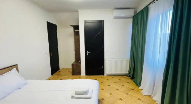 Номер Deluxe Quality Inn Tbilisi