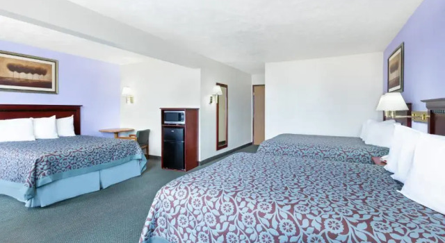 Двухместный люкс Days Inn by Wyndham Warrensburg