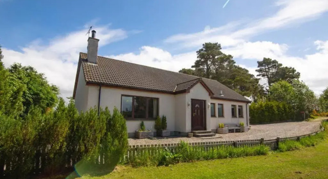 Коттедж Calm Scottish Country Escape with Hot Tub Sleeps 6