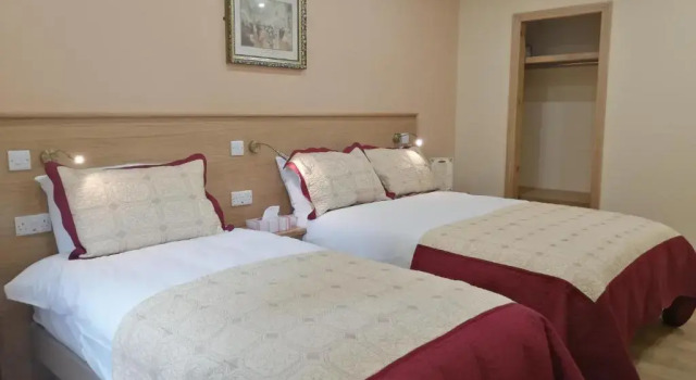 Трёхместный номер Deluxe Cumberland Hotel