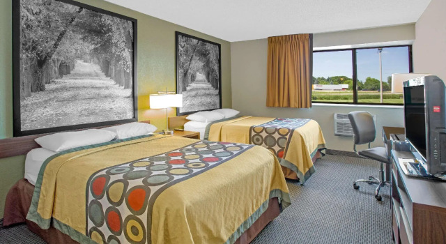 Standard Vierer Zimmer Super 8 by Wyndham Windsor/Madison North