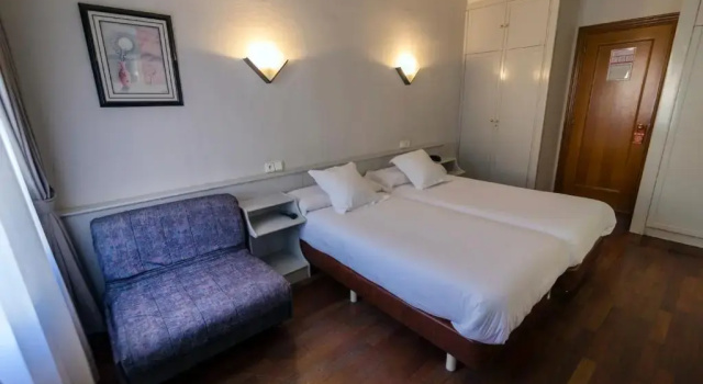 Трёхместный номер Standard Hospedium Hotel Lleida