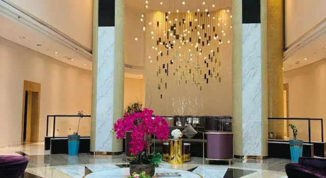 Stunning Studio Dubai with Infinity Pool and Canal View, Забронировать Апартаменты/квартира Дубай Эмират Дубай, рядом с Дубайский аквариум