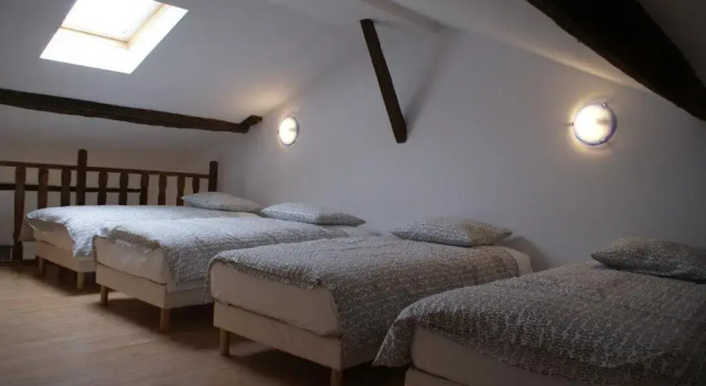 Crezilles Hôtes, Rezervovat Hotel Crézilles 