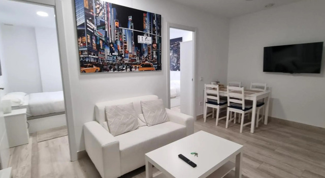 Apartamento Las Vegas Style, Bien Comunicado, Varaa Huoneisto Hotellit Madridin maakunta pysäköinnillä, Pysäköinti