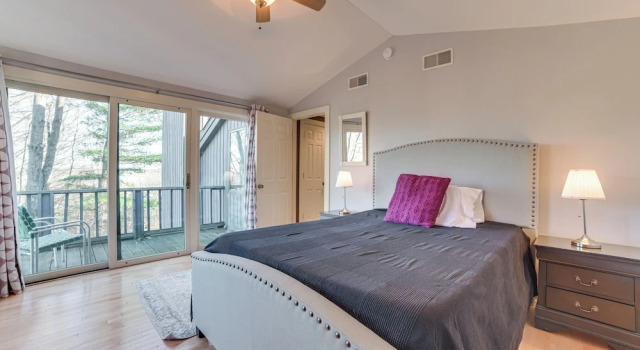 Коттедж Soaking Tub & Fire Pit! Home Near Dtwn Suttons Bay