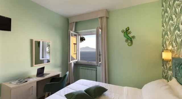 Superior pokoj a částečným výhledem na moře Hotel Villa Lubrense