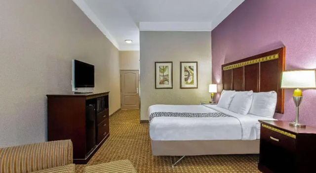 La Quinta by Wyndham Cleburne, Buchen Sie Hotel Cleburne Dallas - Fort Worth und Umgebung
