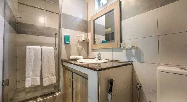 Номер Deluxe Le Grand Bleu Hotel