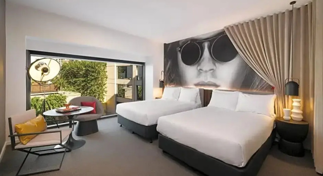 Четырёхместный номер Standard Hotel Indigo Melbourne on Flinders by IHG