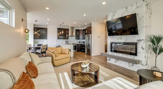 Коттедж 4 Mi to Dtwn Greenville: Group-ready Home w/ Yard