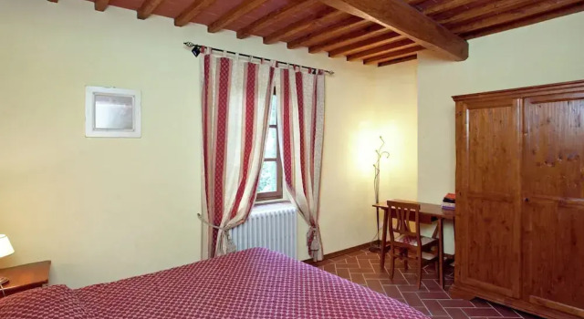 Detached Villa for 6-pers. With Outdoor Swimming Pool, Buchen Sie Villa Loro Ciuffenna 