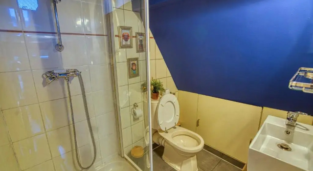 Четырёхместный номер Standard с балконом Attic Monkeys Lodge