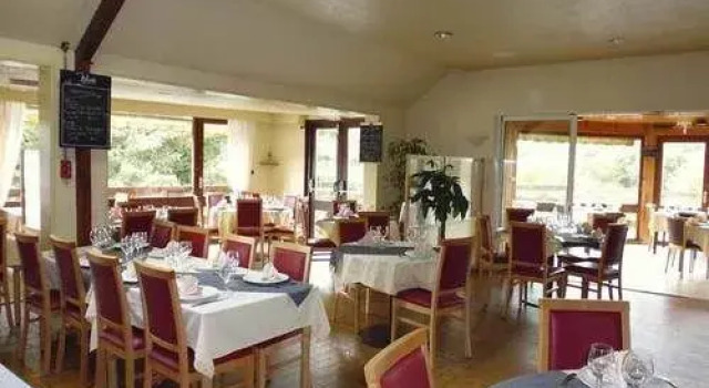 Hostellerie des Enclos, Rezerwuj Hotel Lampaul-Guimiliau Bretania