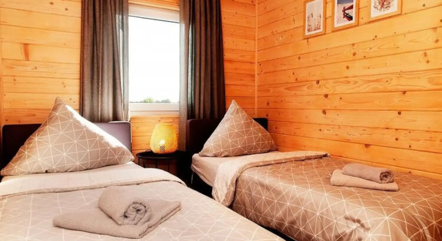 Holiday village with an outdoor pool and a sauna, Gaski