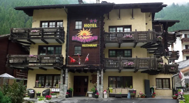 BA¤rgsunnu, Reservar Hotel Saas Grund Saastal