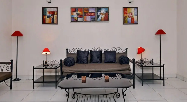 OYO 16928 Home Pool Side 2BHK Chakrata Road, Забронировать Отель Отели Нью-Дели с завтраком, Завтраки