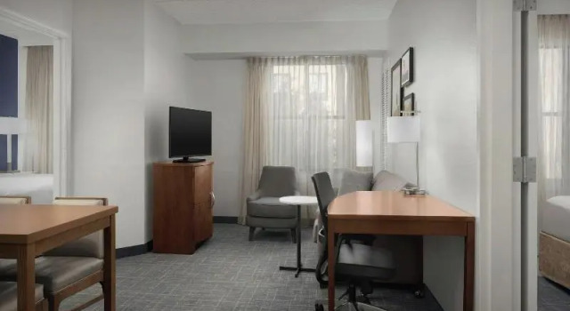 Четырёхместный люкс Residence Inn Phoenix North Happy Valley