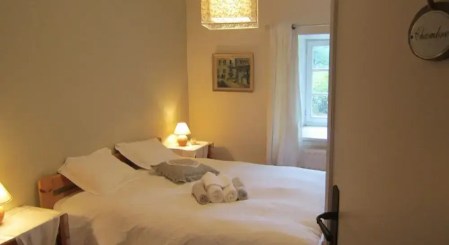 Delightful Castle in Bastogne With Bubble Bath, Забронировать Замок Бастонь 