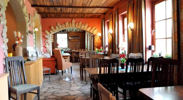 Апартаменты Ferienwohnung Weingut Kloster Pforta