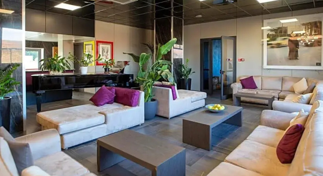 Tiby Hotel