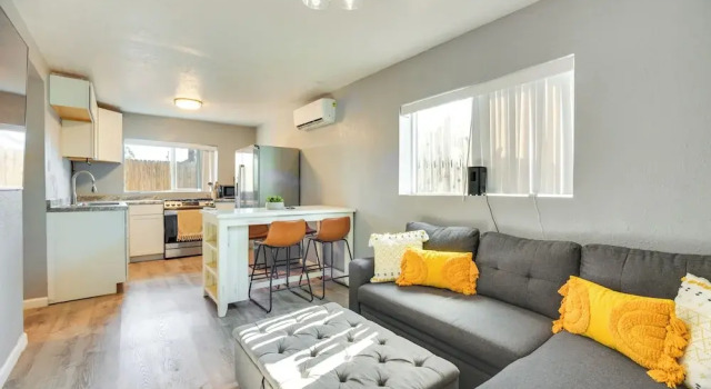 Коттедж Near Old Town & Unm: Home in East Downtown