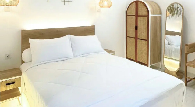 D'kraton Villa by Dparagon, Boek Villa Hotels in Kraton met parkeren, Parkeren