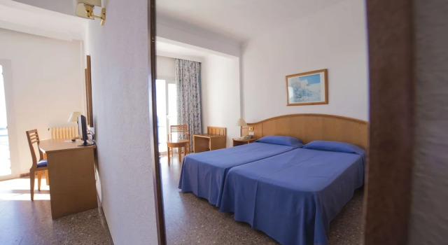 Двухместный номер Standard с балконом и с частичным видом на море Hotel Ramblamar