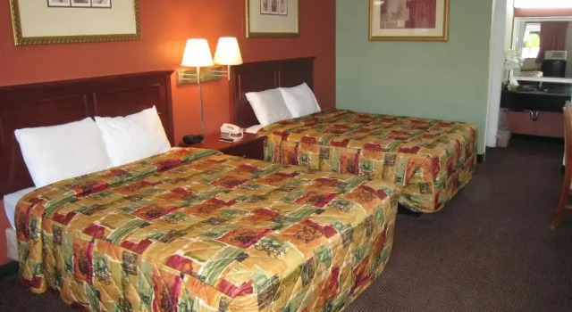 Четырёхместный номер Standard Motel 8 Maricopa