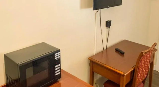 Шестиместный номер Standard Hampton Motor Inn