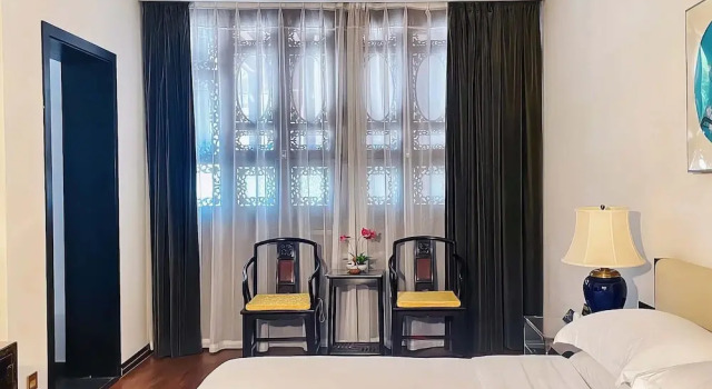 Номер Luxury No.3 Garden Hotel