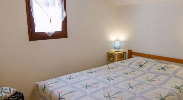 Les Charmilles 32493, Rezerwuj Hotel Hotele w Côte de Beauté z basenem, Basen