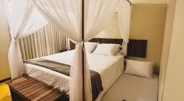 Hotel Chalés do Santuário, Забронировать Отель Отели Санта-Крус-Кабралия с бассейном, Бассейн