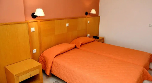 Семейный номер Standard с балконом Evia Hotel & Suites
