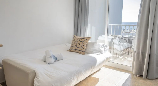 Студия с балконом и с видом на море Palm Beach Club Apartamentos Carihuela