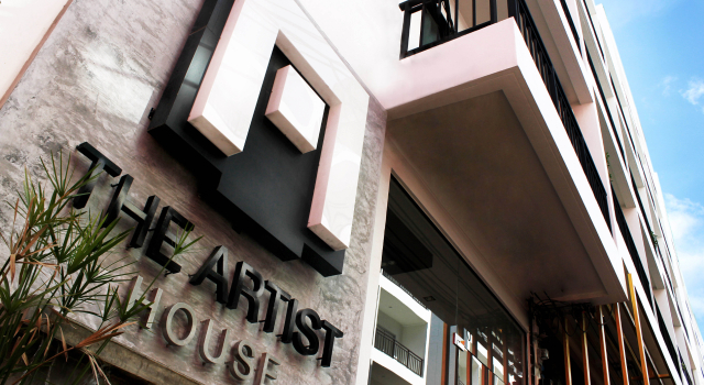 Кровать в общем номере The Artist House