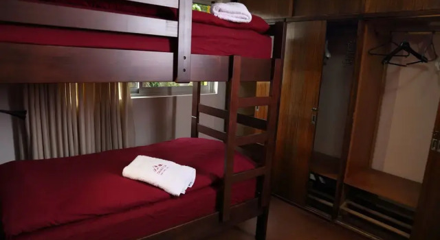 Casa Suiza, Reserva ahora Albergue Hoteles en Santa Cruz con aparcamiento, Aparcamiento