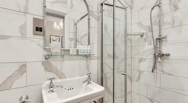 Апартаменты Bright Camberwell Georgian Apartment