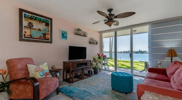 Bahia Vista 8-115