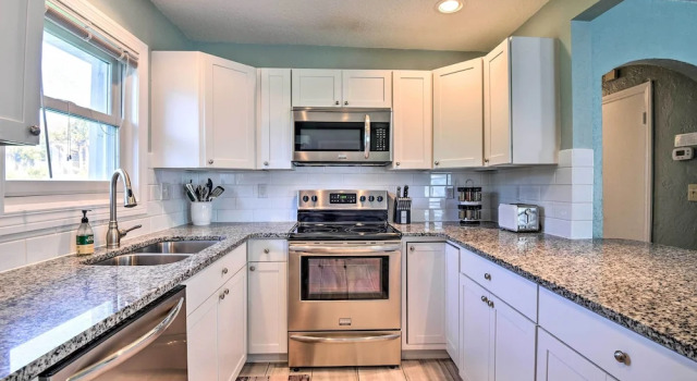 Коттедж с 3 комнатами Modern Seaview House - 200 Yards to Daytona Beach!