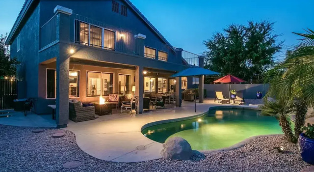 Spectacular Golf Course Home With Pool and Views!, Book Feriehus Sommerhuse i Gilbert, Hytte